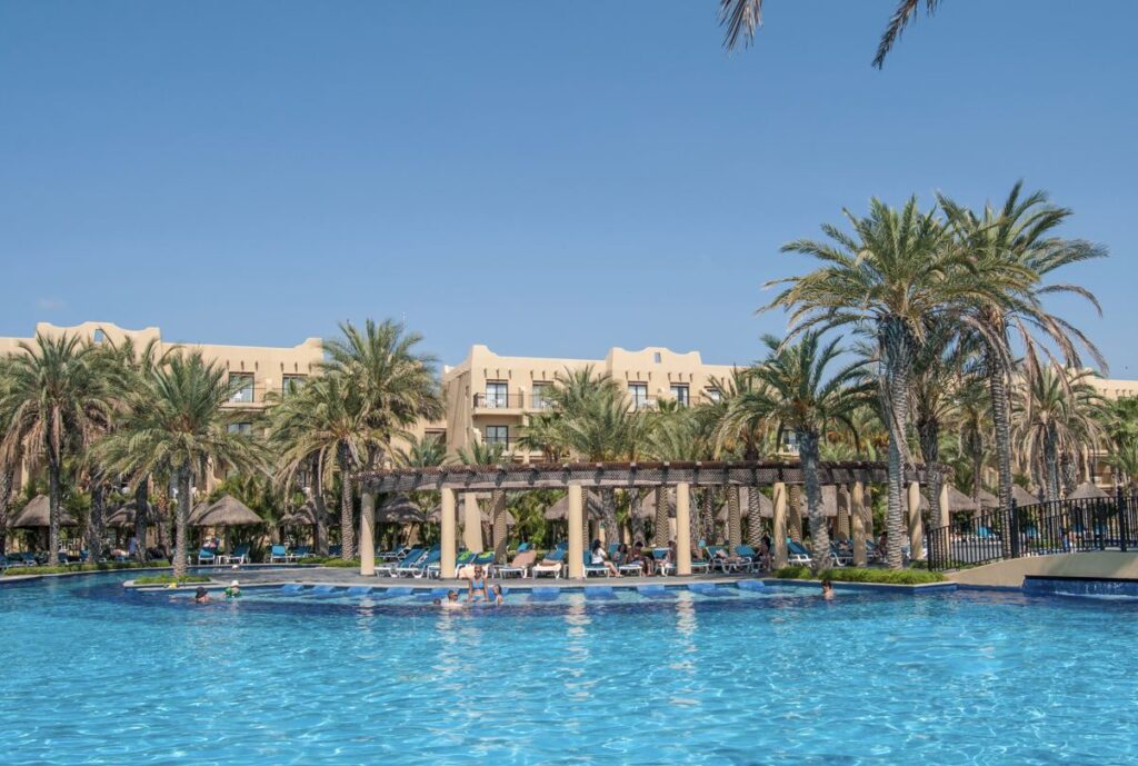 There Are Still All-Inclusive Cabo Resorts For Spring Break Starting At ...