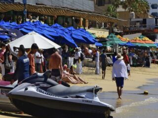 5 Things Travelers Need To Know When Renting Jet Skis In Los Cabos