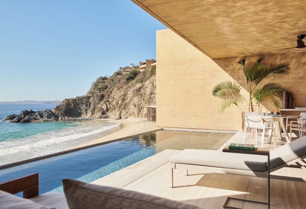 Four Seasons Resort Tamarindo Swim out suite