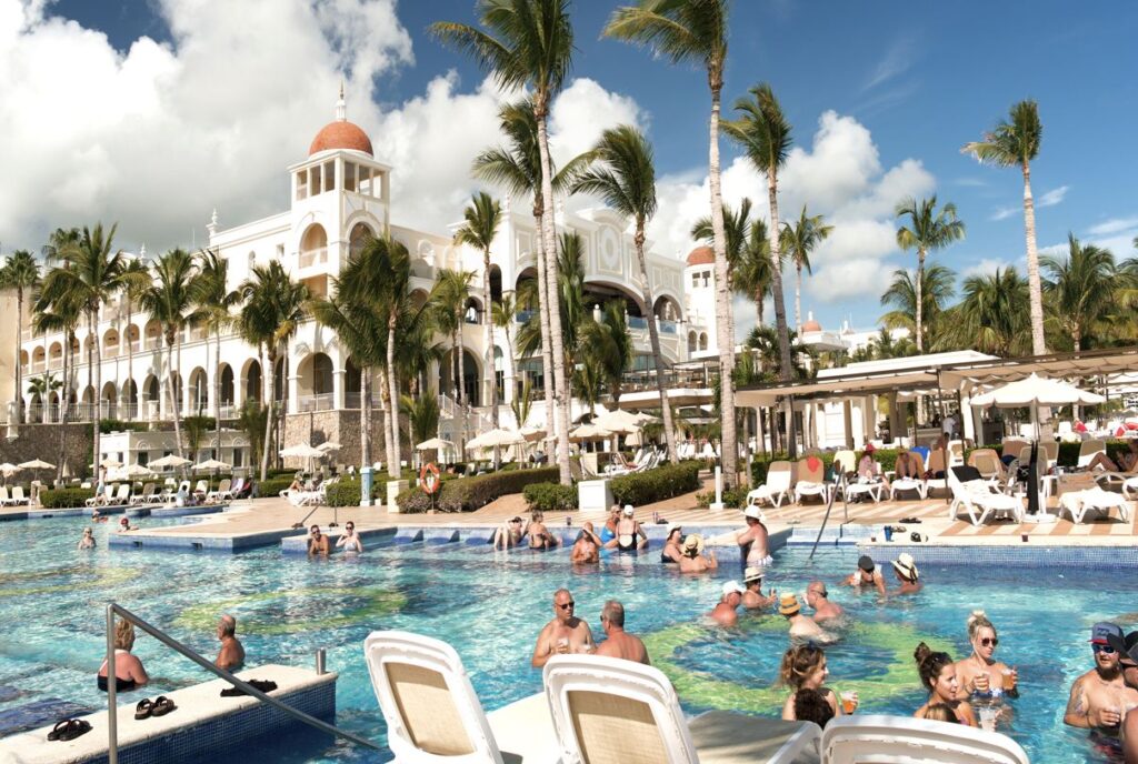 These Are The 3 Biggest Safety Issues On Your Cabo Vacation (They&rsquo;re Not What You Think)