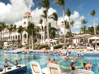These Are The 3 Biggest Safety Issues On Your Cabo Vacation (They&rsquo;re Not What You Think)