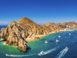 Los Cabos In Talks To Launch Nonstop Flight From Cancun