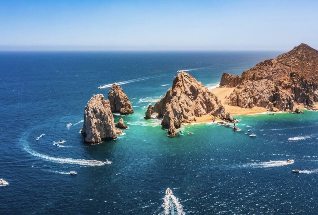 Los Cabos Wants More American Tourists To Visit Amid Drop In Passengers
