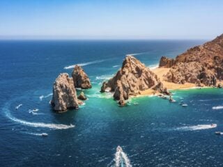 Los Cabos Wants More American Tourists To Visit Amid Drop In Passengers