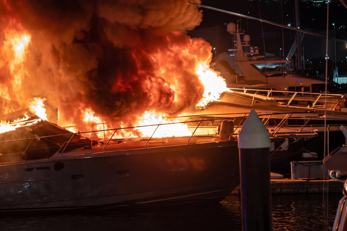 Fire at Cabo San Lucas Marina