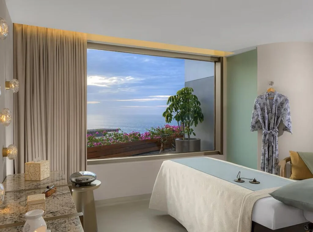 Ocean-Front-Spa-Room-At-Grand-Velas-Boutique-Hotel-Los-Cabos-1024x760