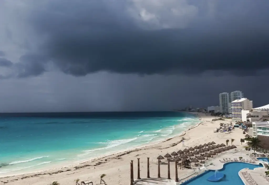 Rainy in Cancun