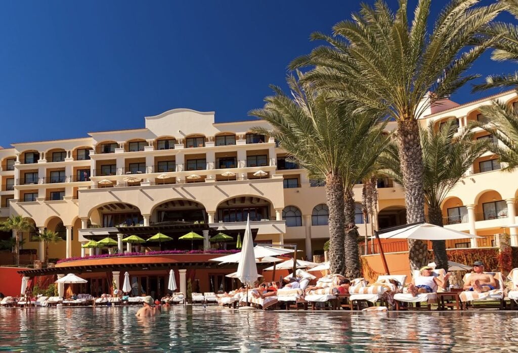 These Are The 5 Things You Should NOT Do At Resort Pools In Cabo
