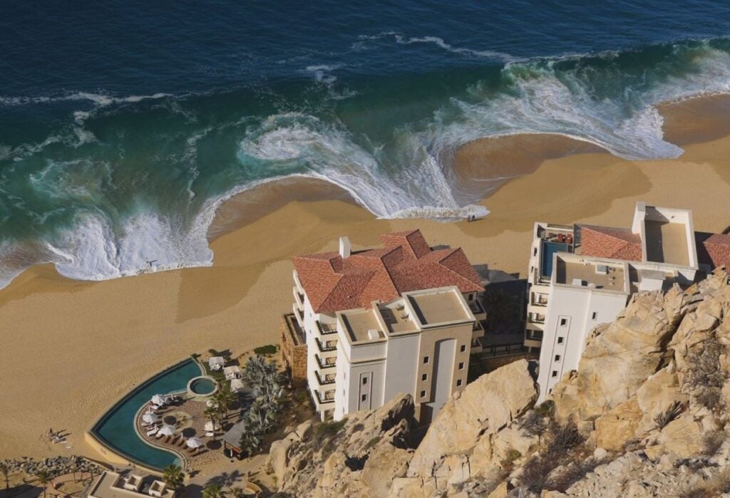 Tourists Visiting Los Cabos Warned To Take Extreme Caution On All Beaches