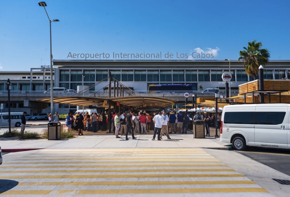 U.S. Embassy Reminds Tourists About Uber Regulations At Los Cabos Airport