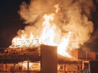 Fires Erupt At 2 Restaurants Near The Tourism Corridor In Los Cabos