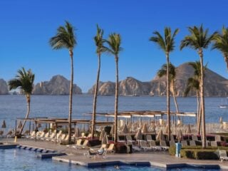 This Is What A Cabo Oceanfront 5 Star All-Inclusive Resort Will Cost You This Summer
