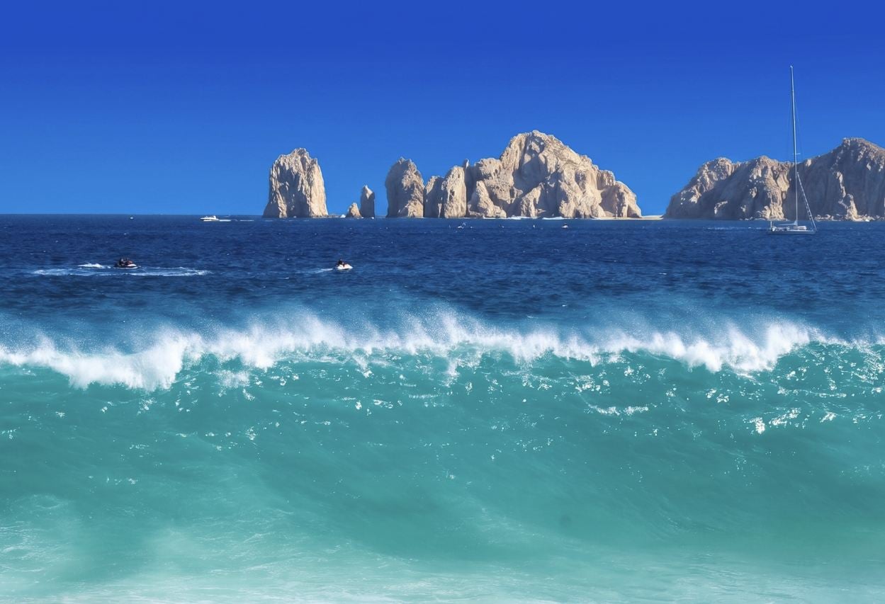 Tropical Storm Elida Pushes Large Waves & Dangerous Riptides Towards Los Cabos