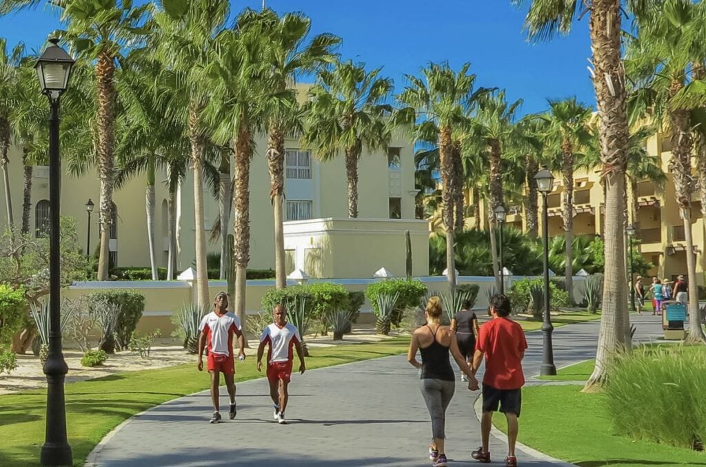 5 Things Americans Should Not Do At Los Cabos Resorts According To Staff