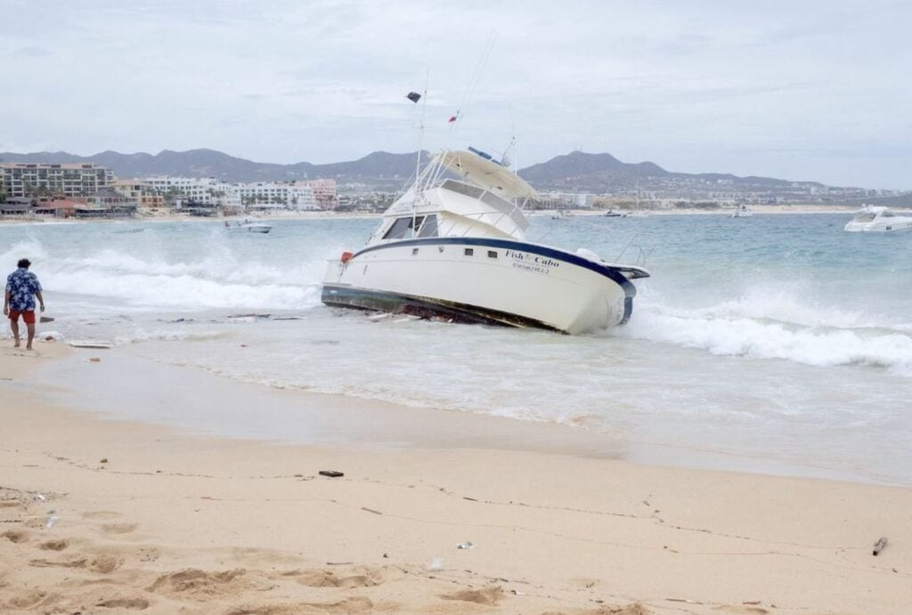 Travelers Shocked By Speed Boat Stranded On Cabo's Main Tourist Beach