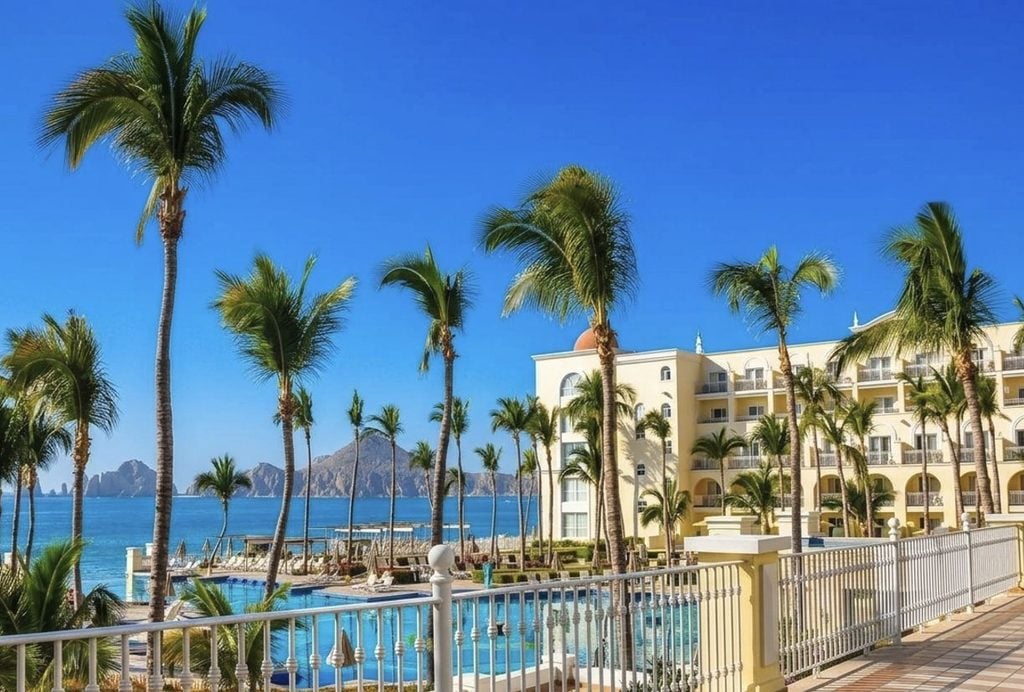 5 Things You Need To Do Immediately After Checking Into A Cabo All-Inclusive