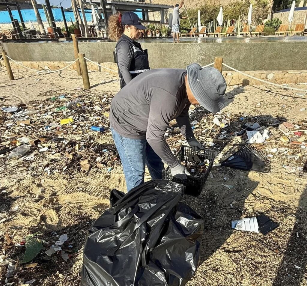 Clean up after hurricane Marie In Los Cabos