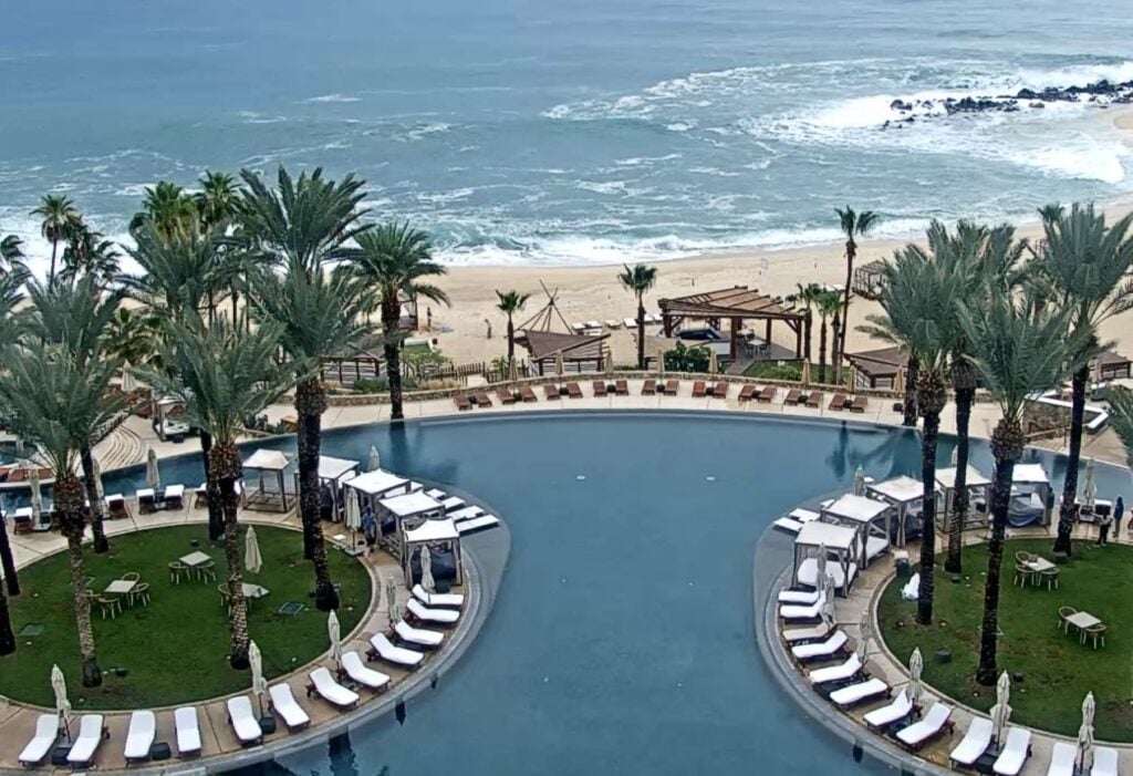 Los Cabos Heavy Rains, Closed Beaches Flooded Roads & 12 Foot Waves From Hurricane Marie 1