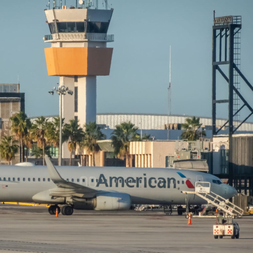An American Airlines Boeing 737-800 aircraft parked at Los Cabos International Airport.