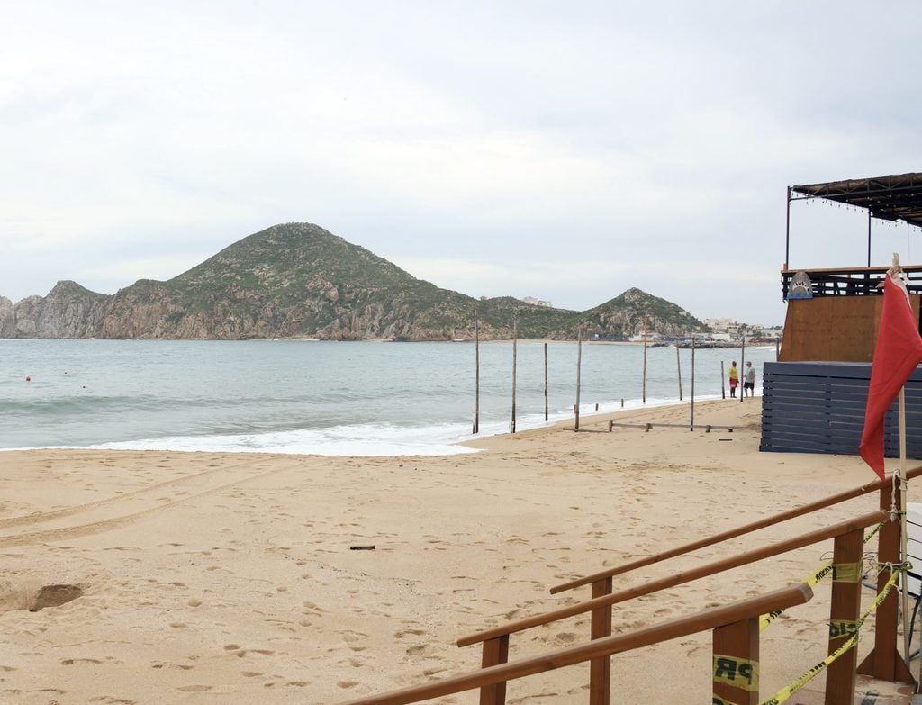 Red Flag cloudy day in Cabo